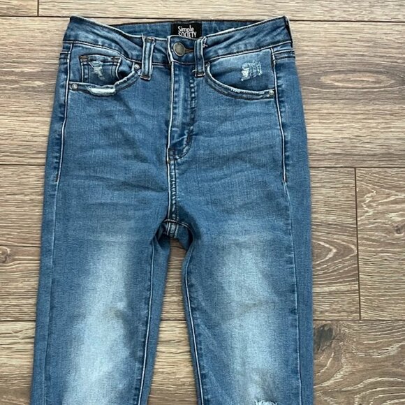 Simple Society Medium Wash High Rise Classic 5 Pocket Flare Jeans Size 00/23 - Picture 2 of 10